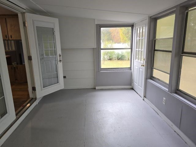 28 Arnold St, Taunton, MA 02780