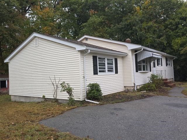 28 Arnold St, Taunton, MA 02780