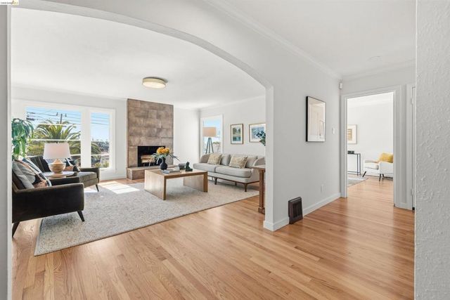 4484 Tulip Ave, Oakland, CA 94619