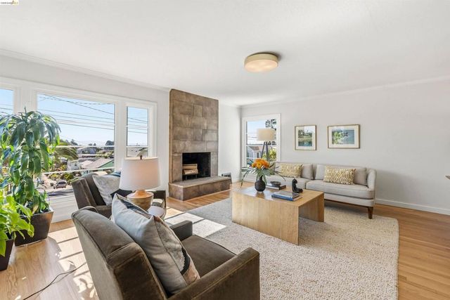 4484 Tulip Ave, Oakland, CA 94619