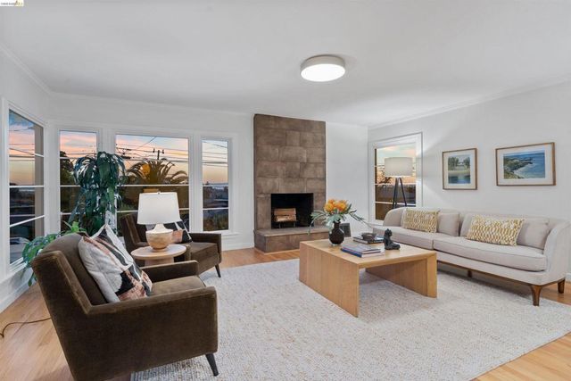 4484 Tulip Ave, Oakland, CA 94619