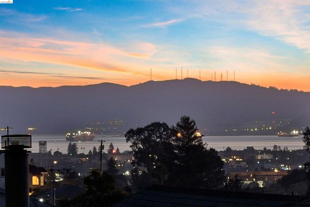 4484 Tulip Ave, Oakland, CA 94619