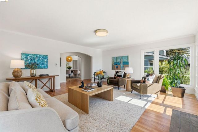 4484 Tulip Ave, Oakland, CA 94619