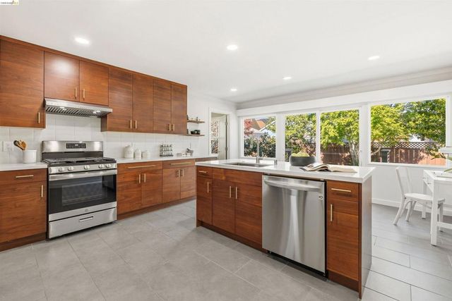 4484 Tulip Ave, Oakland, CA 94619