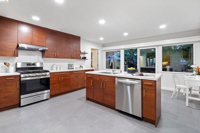 4484 Tulip Ave, Oakland, CA 94619