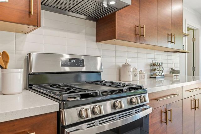 4484 Tulip Ave, Oakland, CA 94619