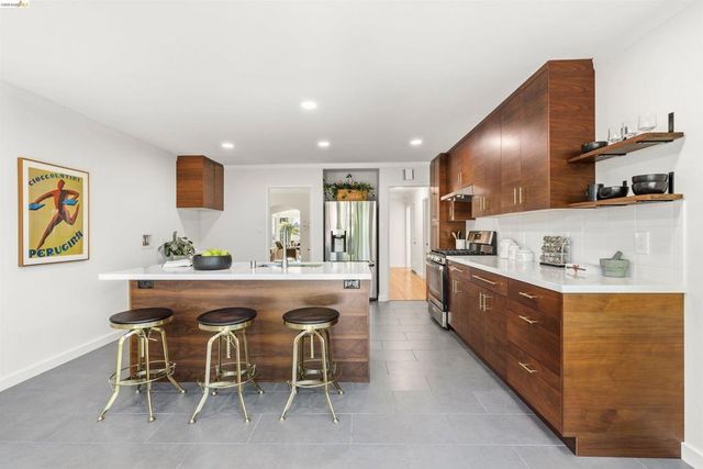 4484 Tulip Ave, Oakland, CA 94619