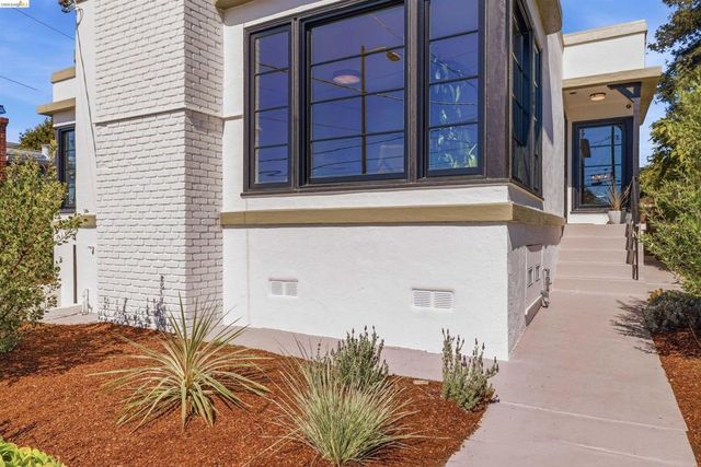 4484 Tulip Ave, Oakland, CA 94619