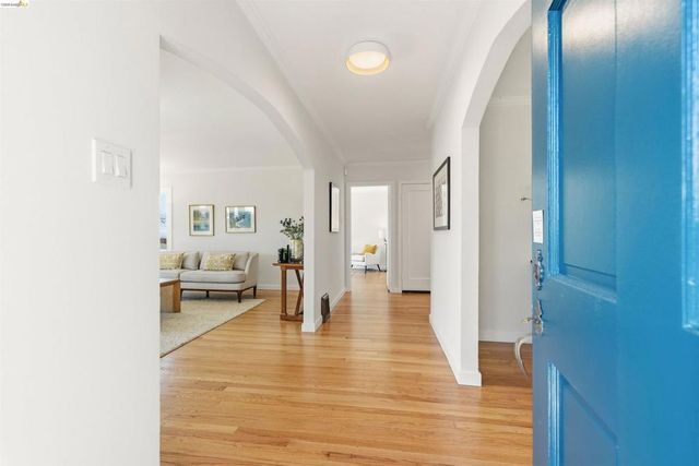 4484 Tulip Ave, Oakland, CA 94619