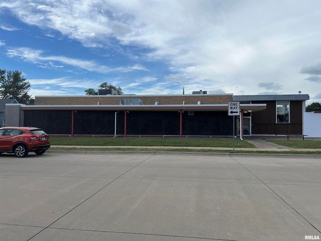 1623 15TH Street, Moline, IL 61265