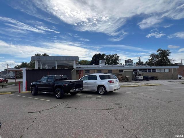 1623 15TH Street, Moline, IL 61265