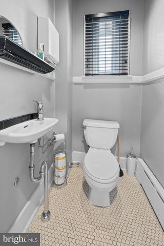 184 W MAIN ST #BUILDING 100, Trappe, PA 19426