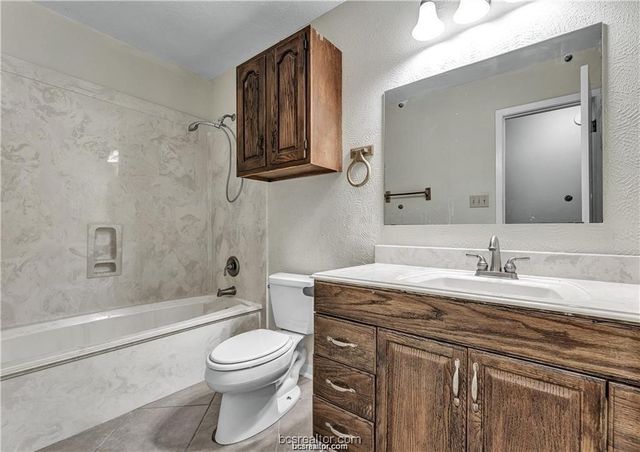 807 Holleman Drive, College Station, TX 77840