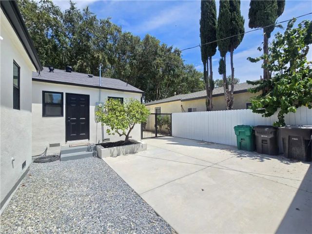 6327 California, Long Beach, CA 90805