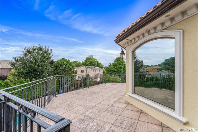318 147th Place, Whitestone, NY 11357