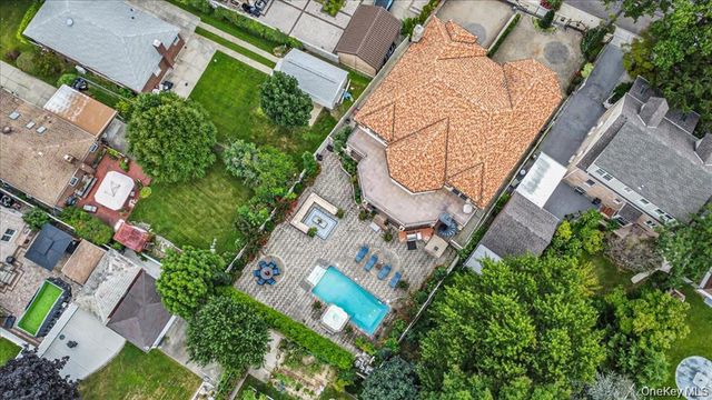 318 147th Place, Whitestone, NY 11357