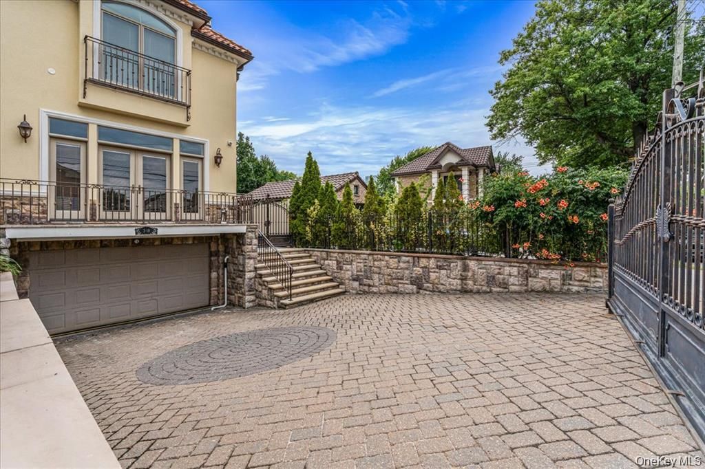 318 147th Place, Whitestone, NY 11357 — photo 3