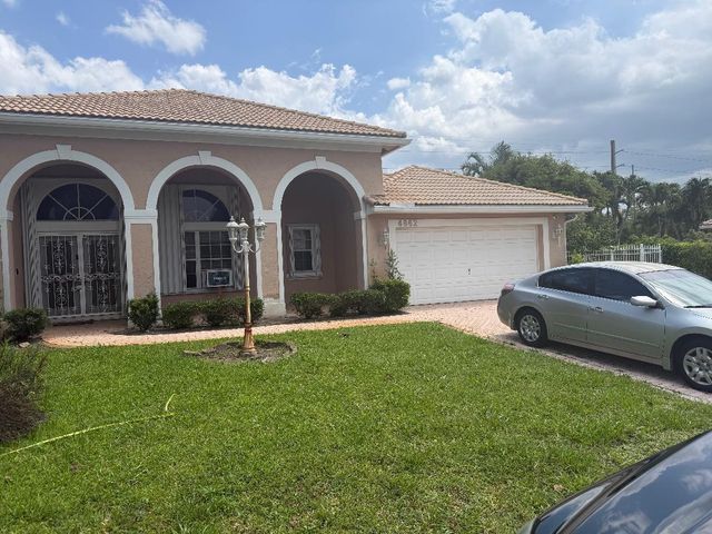 4862 Cypress Drive S, Boynton Beach, FL 33436