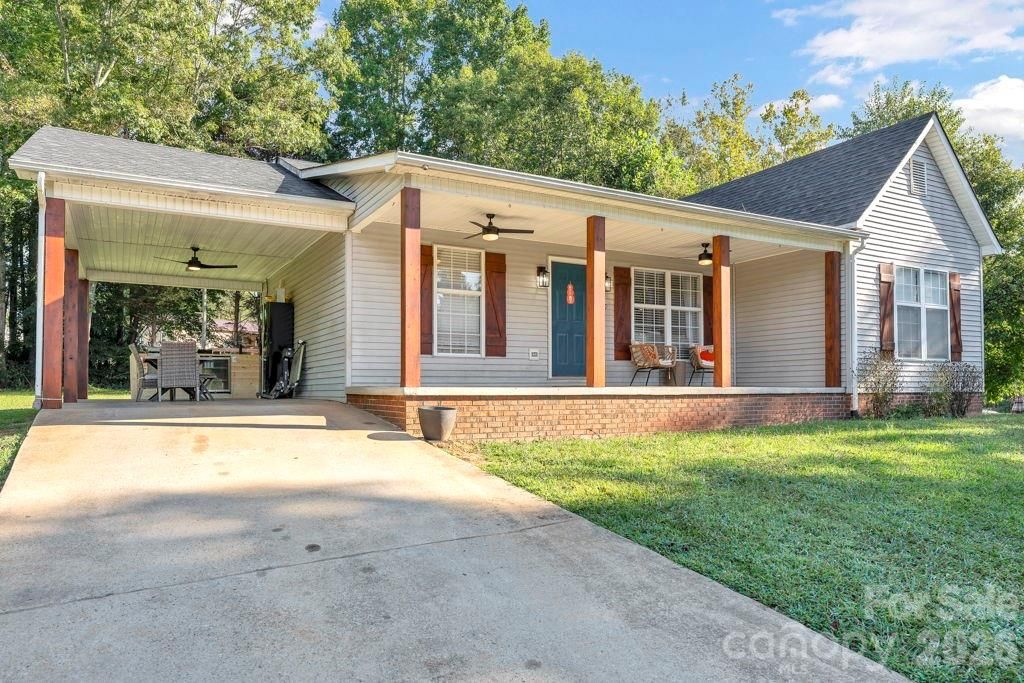 3889 Colt Court, Lenoir, NC 28645