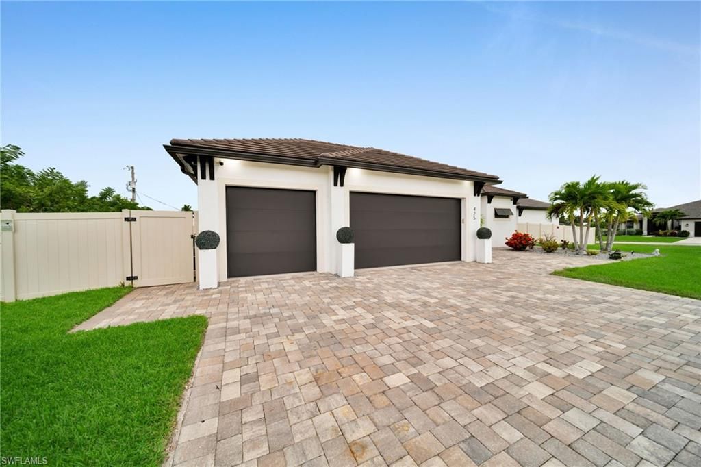 425 SE 15th ST, CAPE CORAL, FL 33990 — photo 3