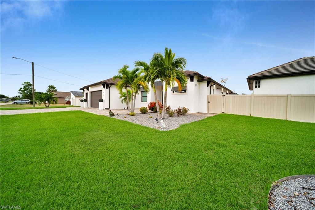 425 SE 15th ST, CAPE CORAL, FL 33990 — photo 4