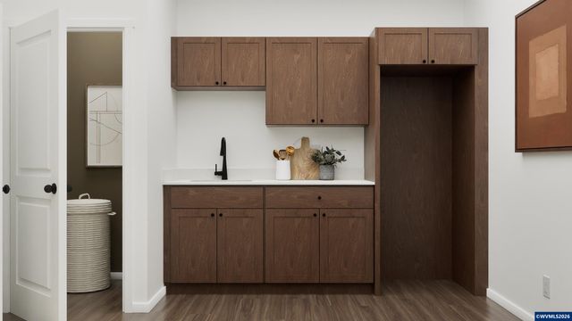 1083 Clemson St, Woodburn, OR 97071