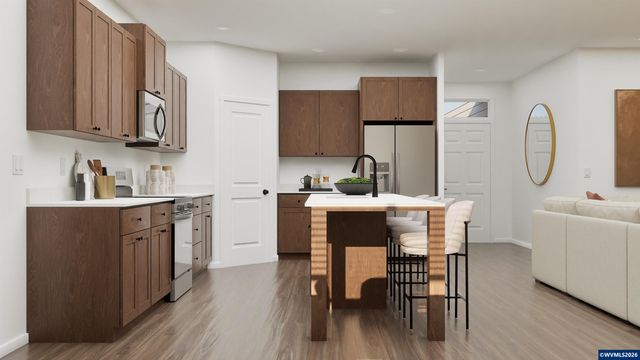 1083 Clemson St, Woodburn, OR 97071