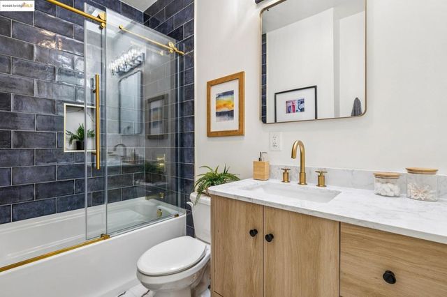 574 Weldon Ave, Oakland, CA 94610