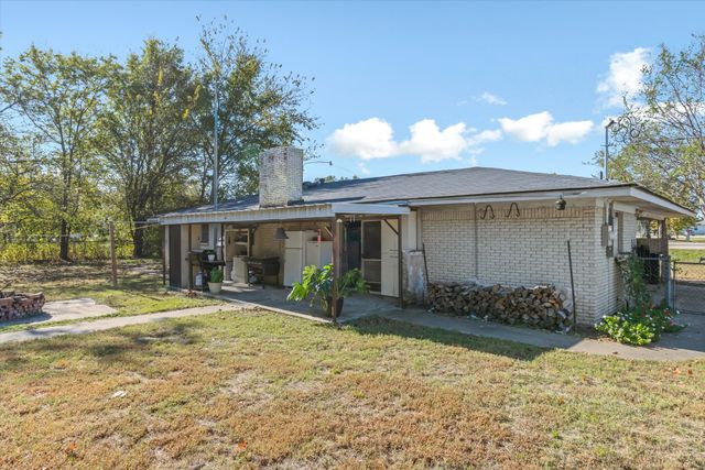 726 W Lennon Drive, Emory, TX 75440