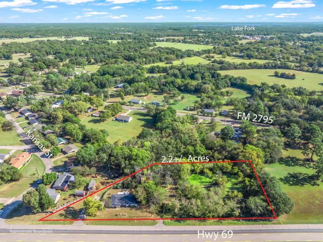 726 W Lennon Drive, Emory, TX 75440