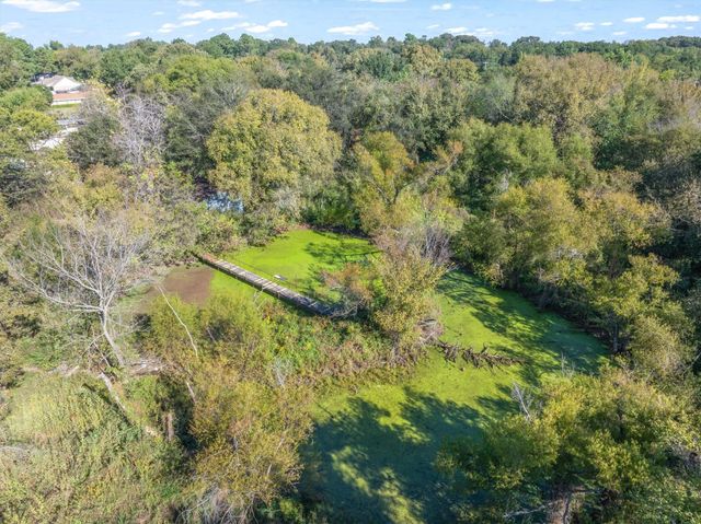 726 W Lennon Drive, Emory, TX 75440