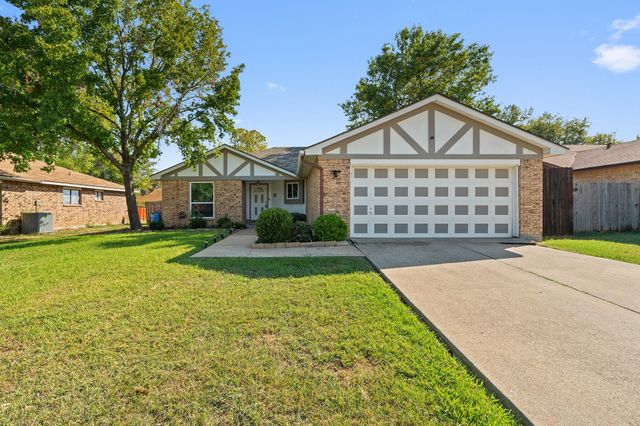 2541 Seven Hills Drive, Grand Prairie, TX 75052