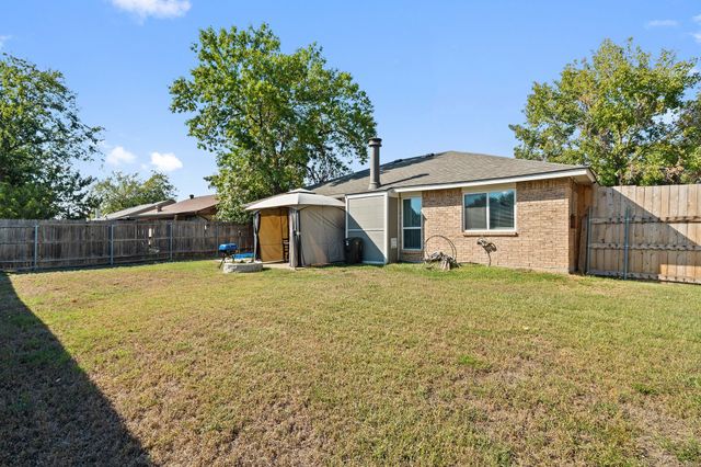 2541 Seven Hills Drive, Grand Prairie, TX 75052