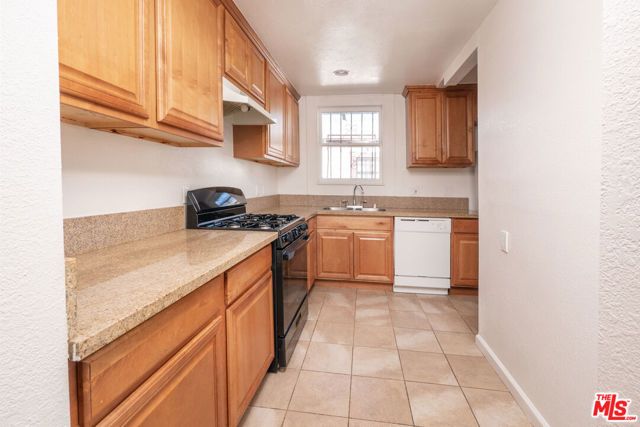 5424 S Van Ness Avenue, Los Angeles, CA 90062