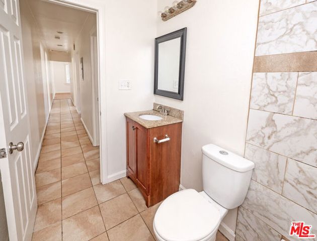 5424 S Van Ness Avenue, Los Angeles, CA 90062