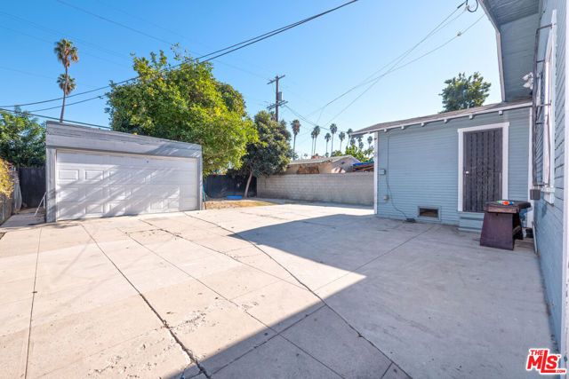 5424 S Van Ness Avenue, Los Angeles, CA 90062