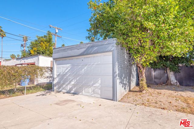 5424 S Van Ness Avenue, Los Angeles, CA 90062