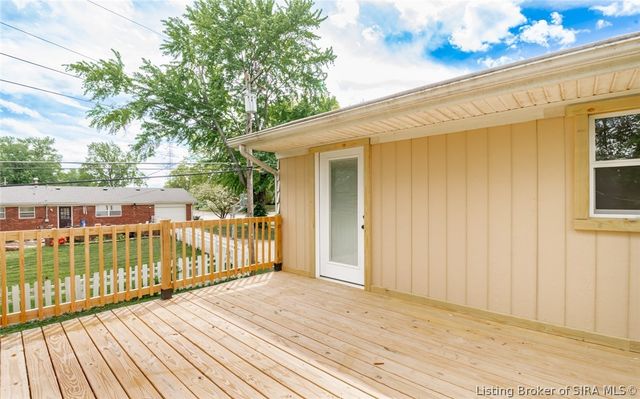1103 Woodbourne Drive, New Albany, IN 47150