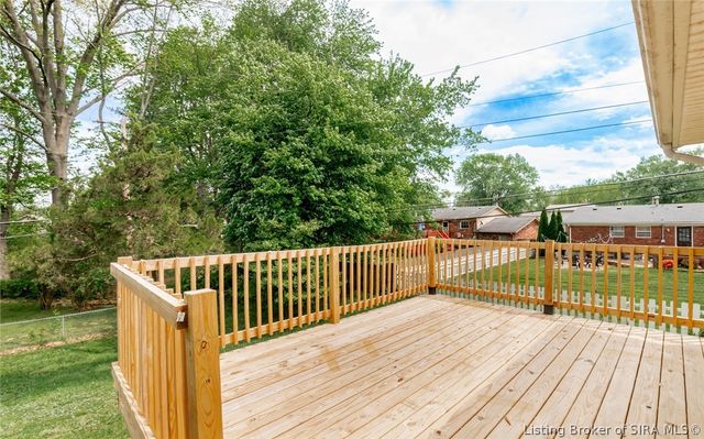 1103 Woodbourne Drive, New Albany, IN 47150