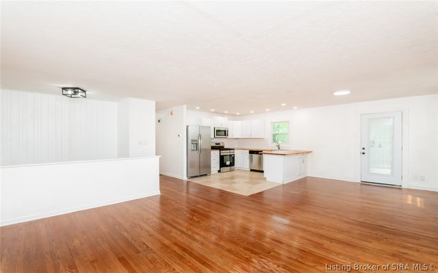 1103 Woodbourne Drive, New Albany, IN 47150