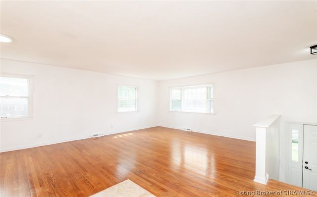 1103 Woodbourne Drive, New Albany, IN 47150