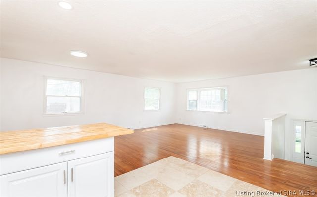 1103 Woodbourne Drive, New Albany, IN 47150