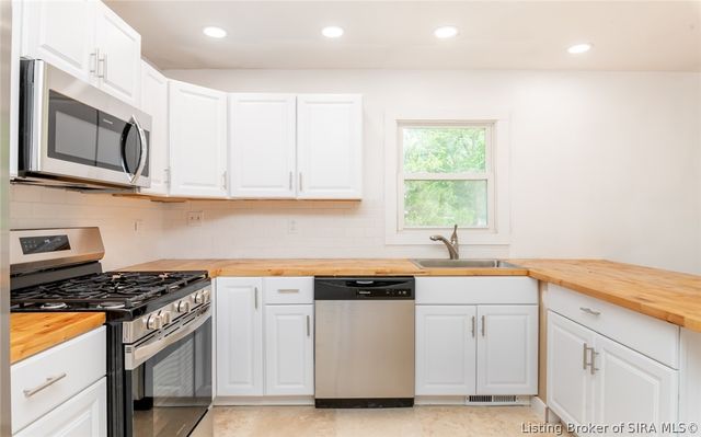 1103 Woodbourne Drive, New Albany, IN 47150
