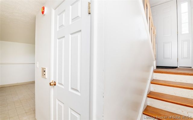 1103 Woodbourne Drive, New Albany, IN 47150