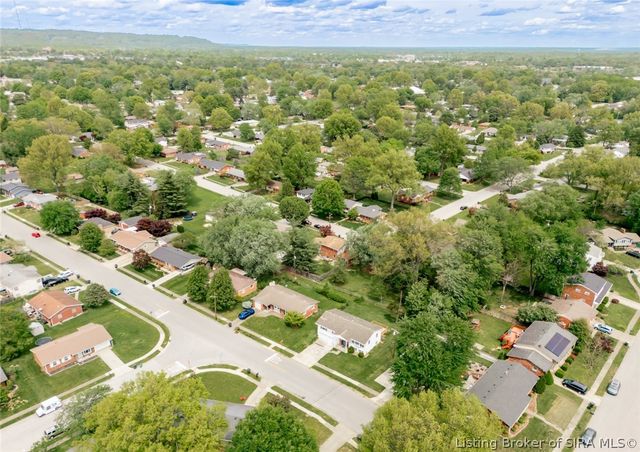 1103 Woodbourne Drive, New Albany, IN 47150