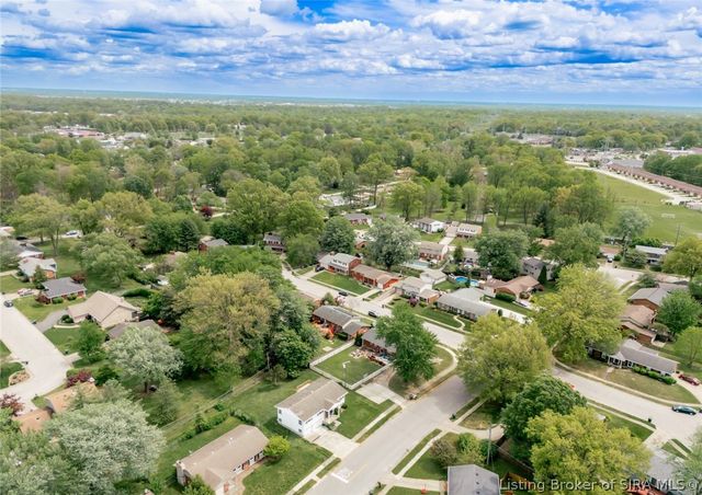 1103 Woodbourne Drive, New Albany, IN 47150