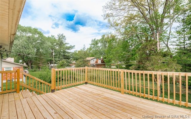 1103 Woodbourne Drive, New Albany, IN 47150