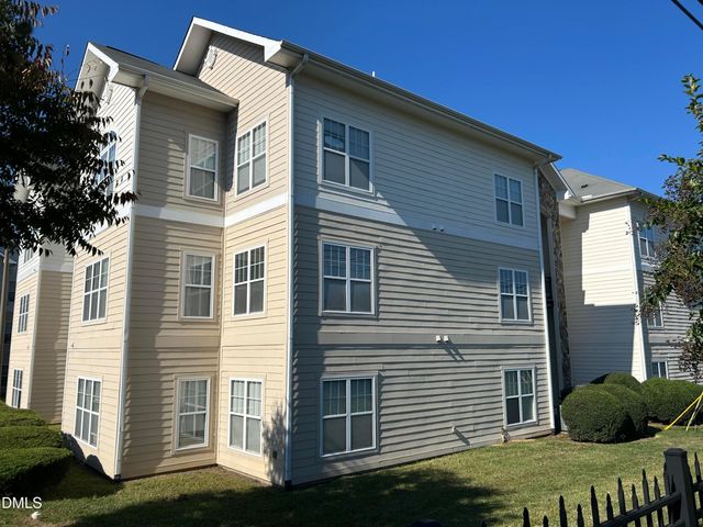 100 Campus Walk Trail 302, Elon, NC 27244