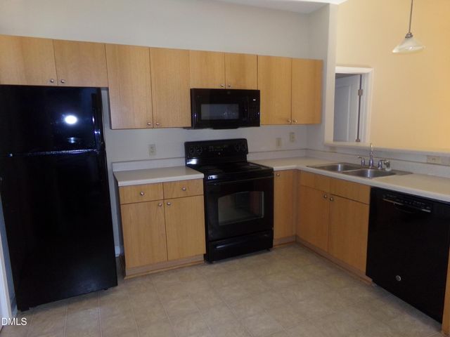 100 Campus Walk Trail 302, Elon, NC 27244