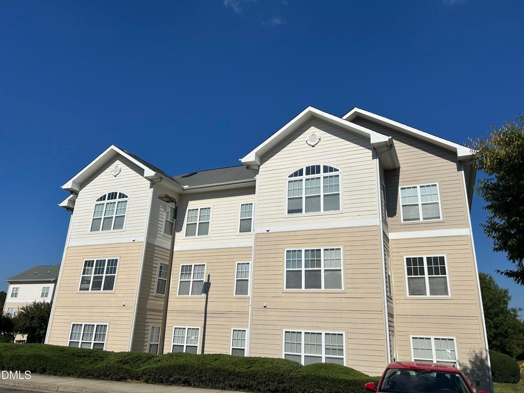 100 Campus Walk Trail 302, Elon, NC 27244